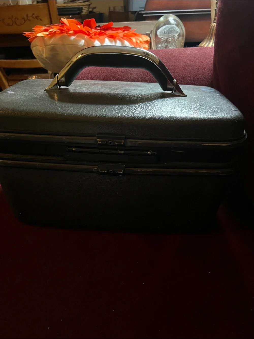 Samsonite Hard Shell train Case with Chrome Accents as is
